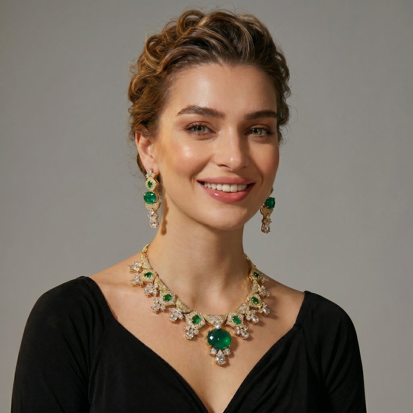 Emerald Diamond Fan Gold Necklace Set