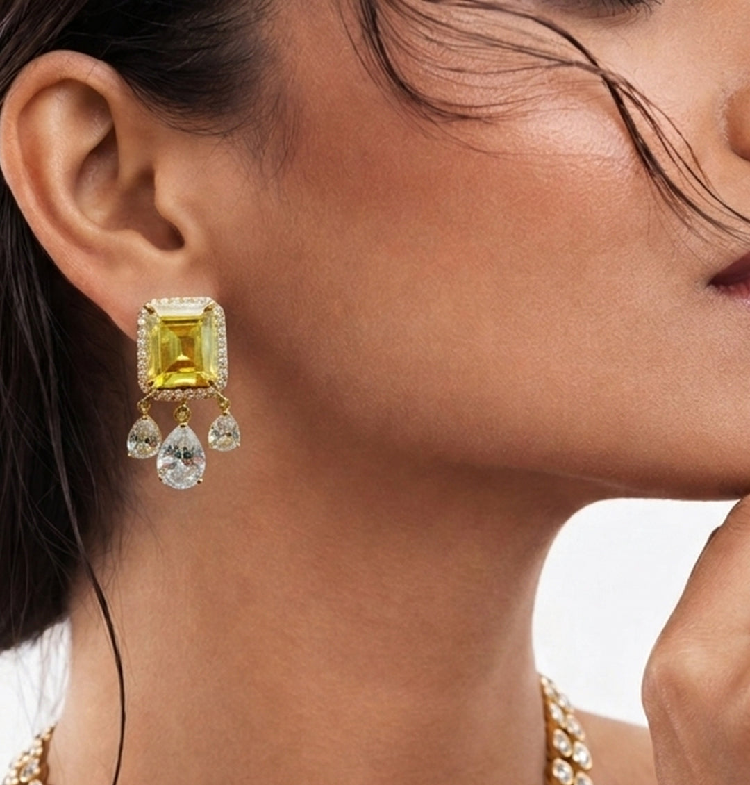 Golden Radiance Champagne Solitaire Set