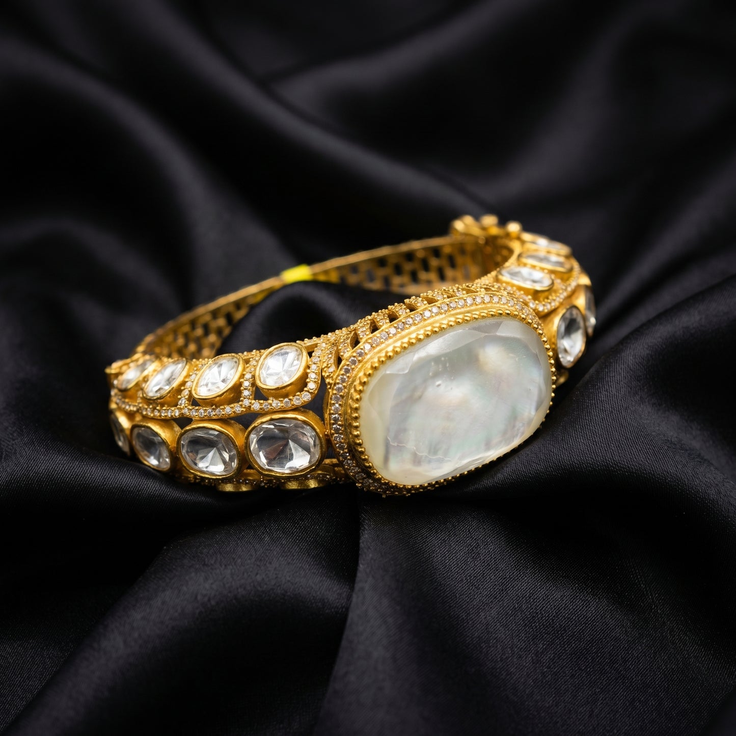 Baroque Mother of Pearl Polki Diamond Gold Bracelet