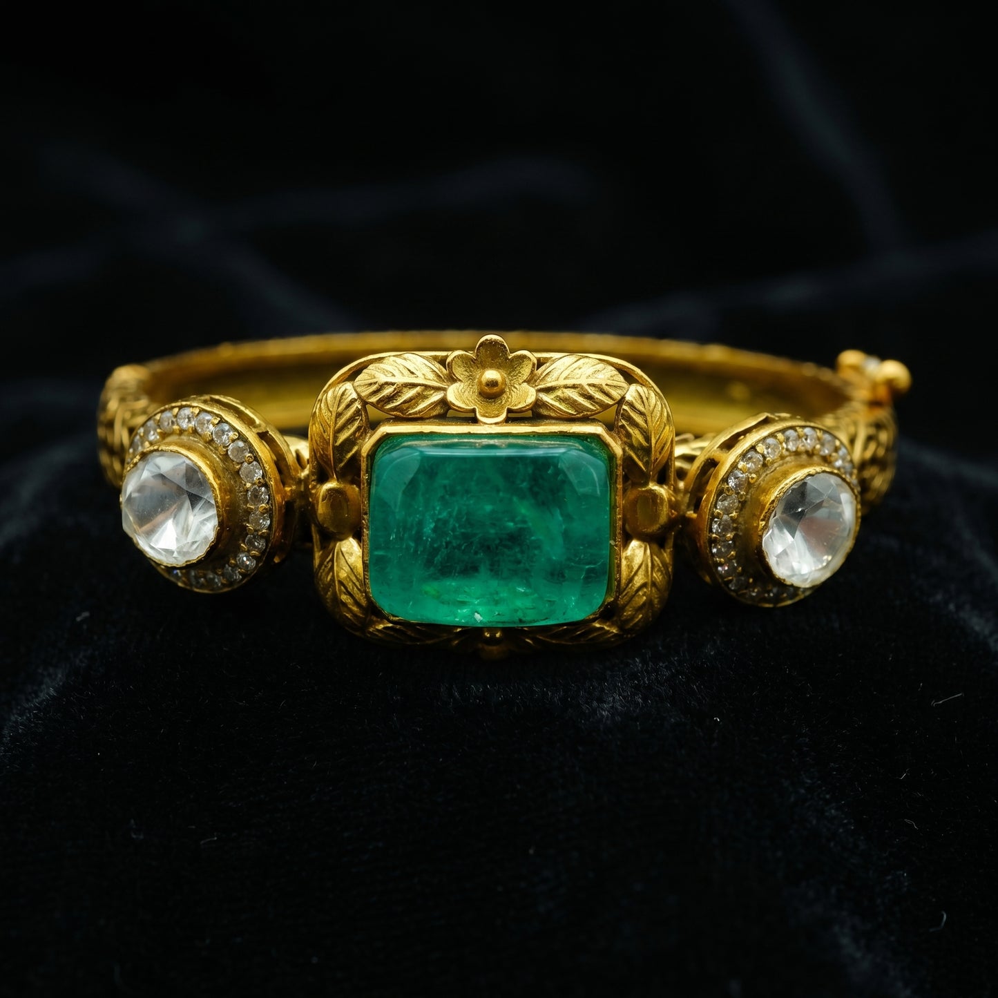 Emerald Polki Diamond Floral Gold Bracelet