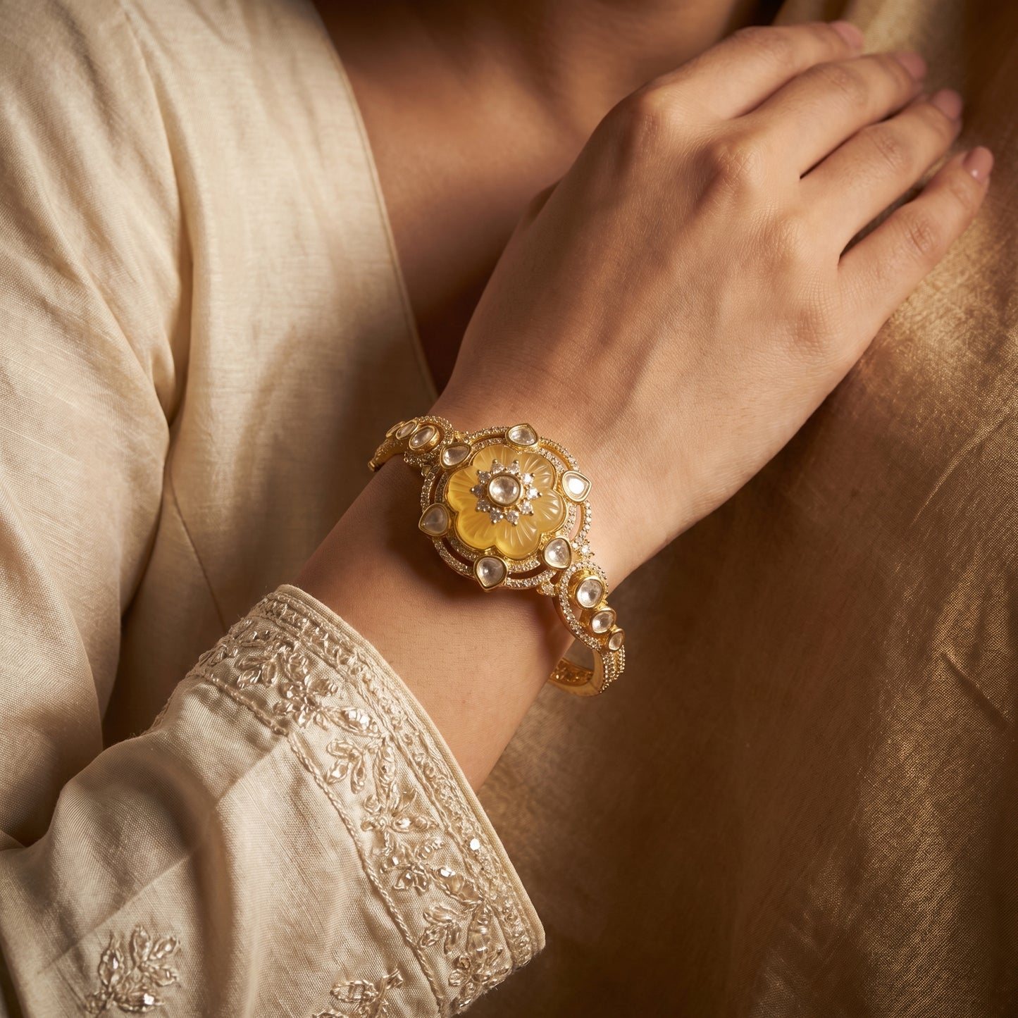 Ivory Flower Polki Diamond Gold Bracelet