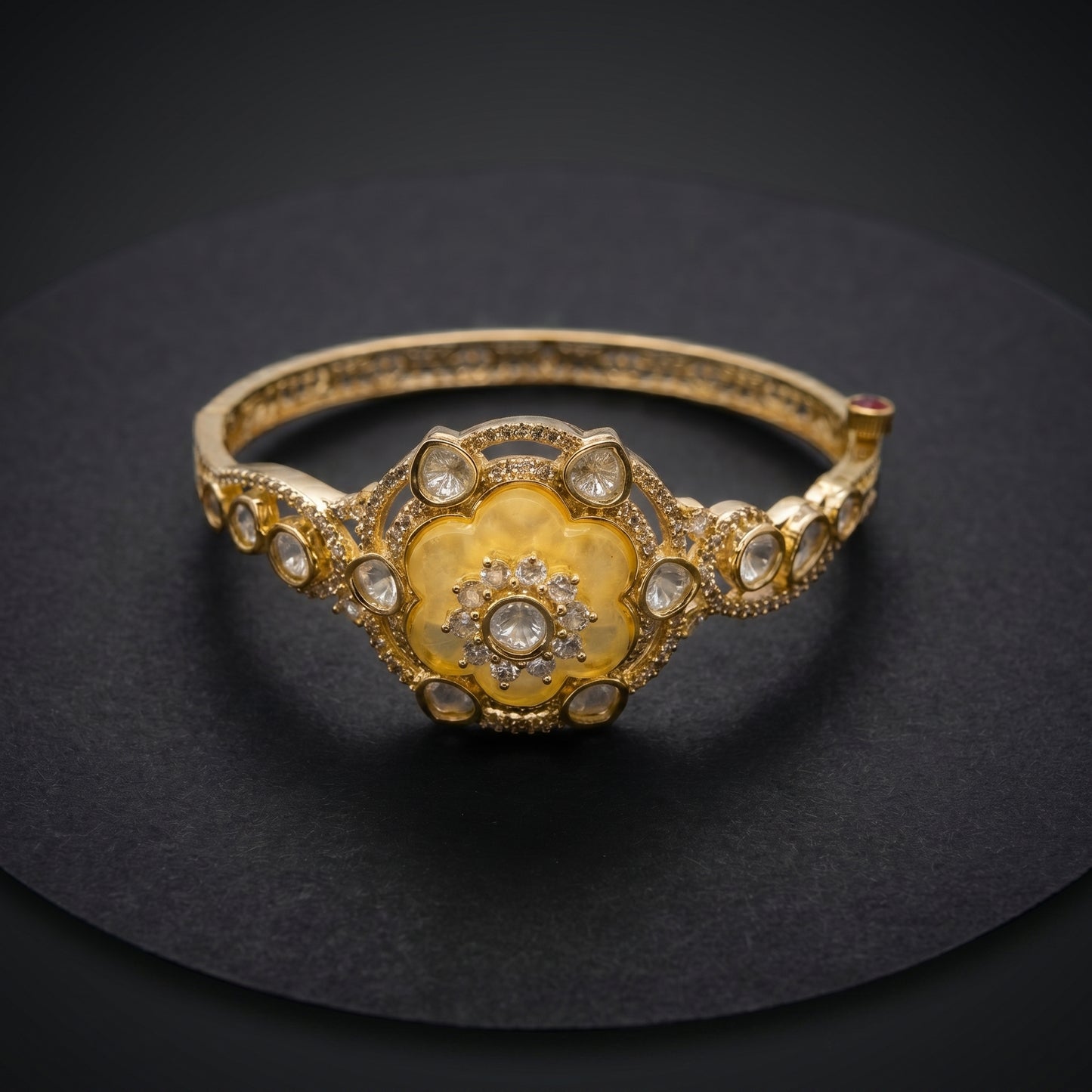 Ivory Flower Polki Diamond Gold Bracelet
