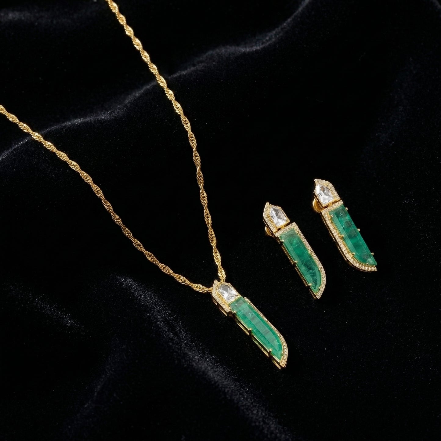 Mint Crystal Point Diamond Gold Twist Chain Set